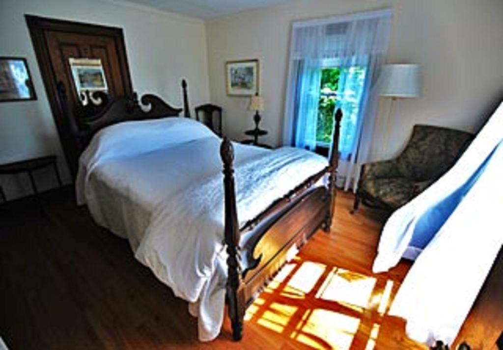 Atlantic Ark Inn Boothbay Harbor Room photo